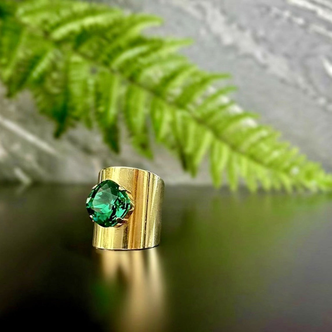 GAIA RING IN EMERALD